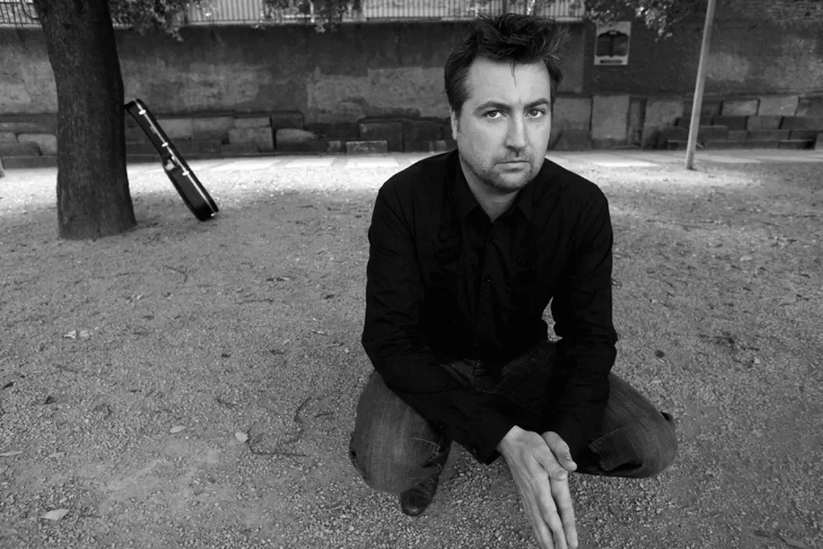 Billy Treacy live performance - Irish folk musician on stage